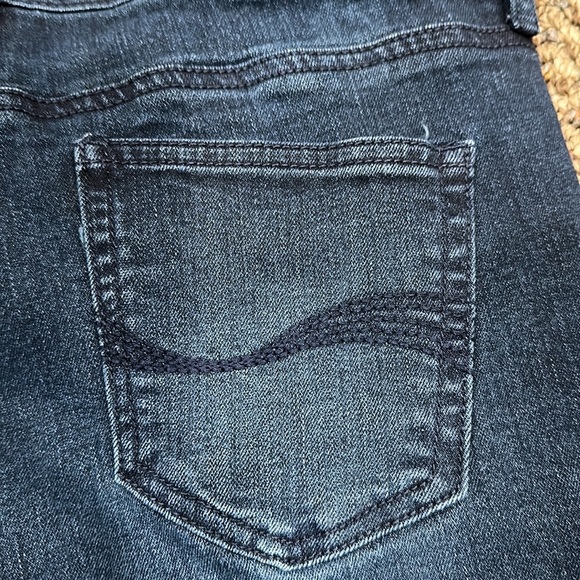 Bandolino navy jeans - brand Mandie. Size 8p. Stitching on back pockets. - Picture 5 of 6